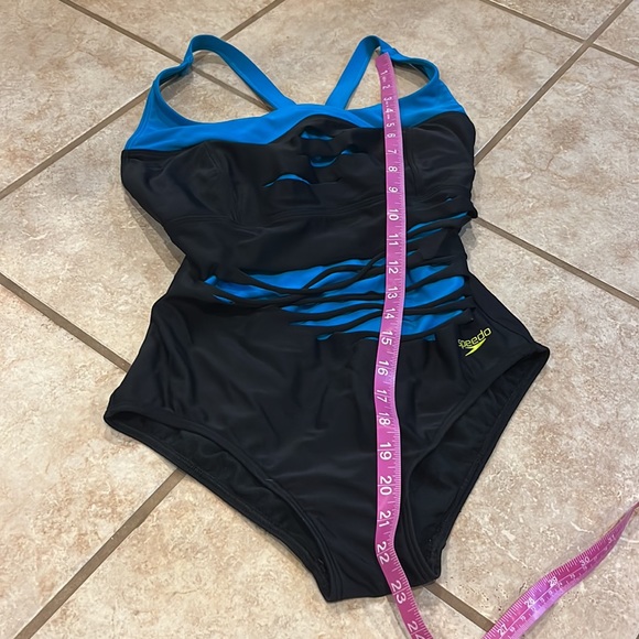 Speedo Distressed One Piece Swimsuit Sz 6 - Picture 3 of 9